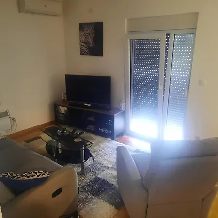 Apartment Leo